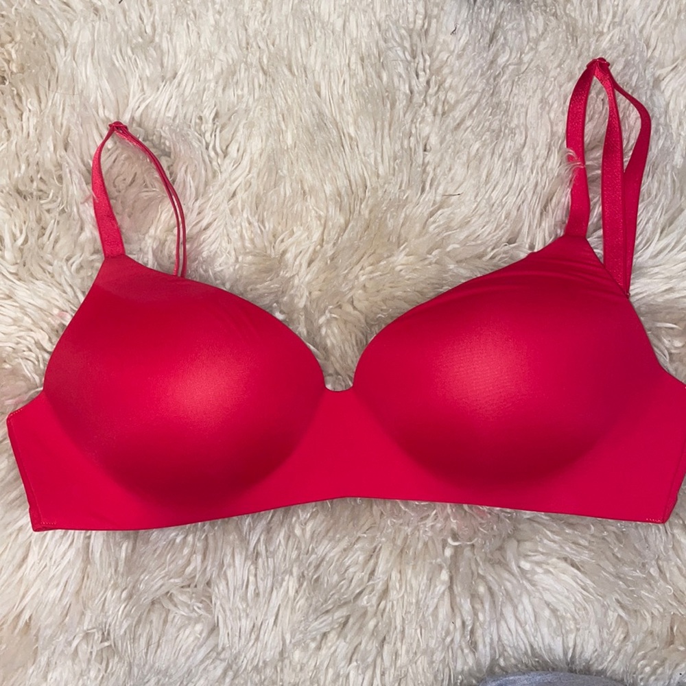 Victoria’s Secret 36DD t-shirt bra
